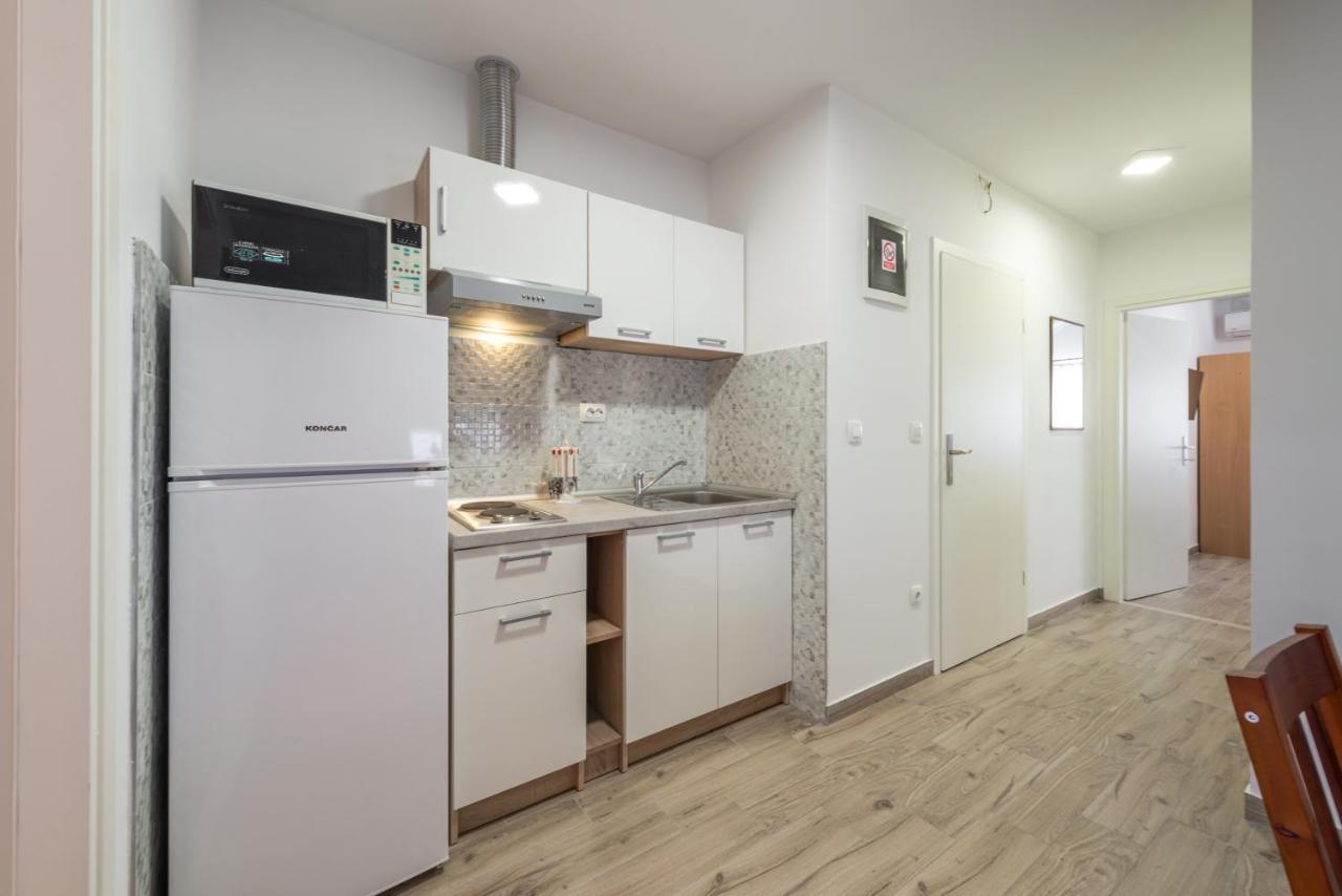 Apartments Vukelic Mlini Exterior photo